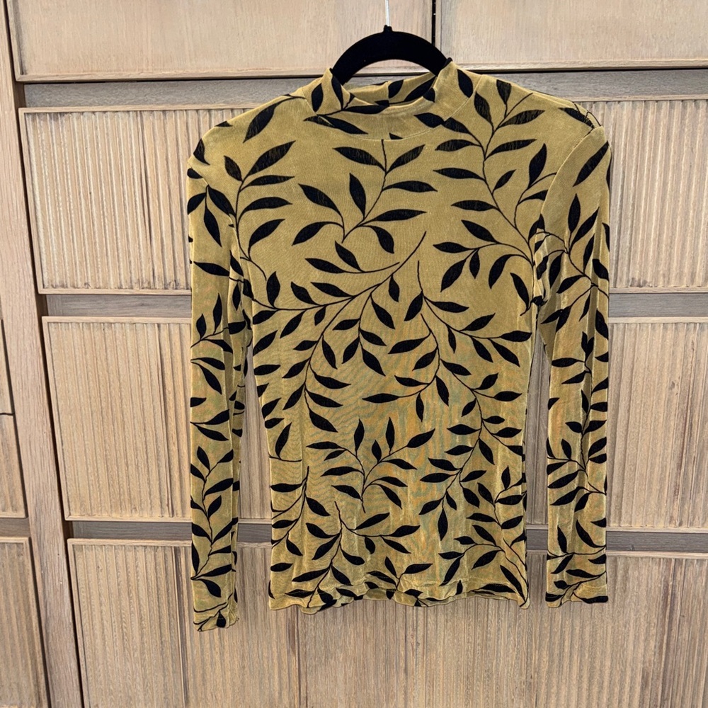 Leaf Pattern Long Sleeve Top - Black and Tan